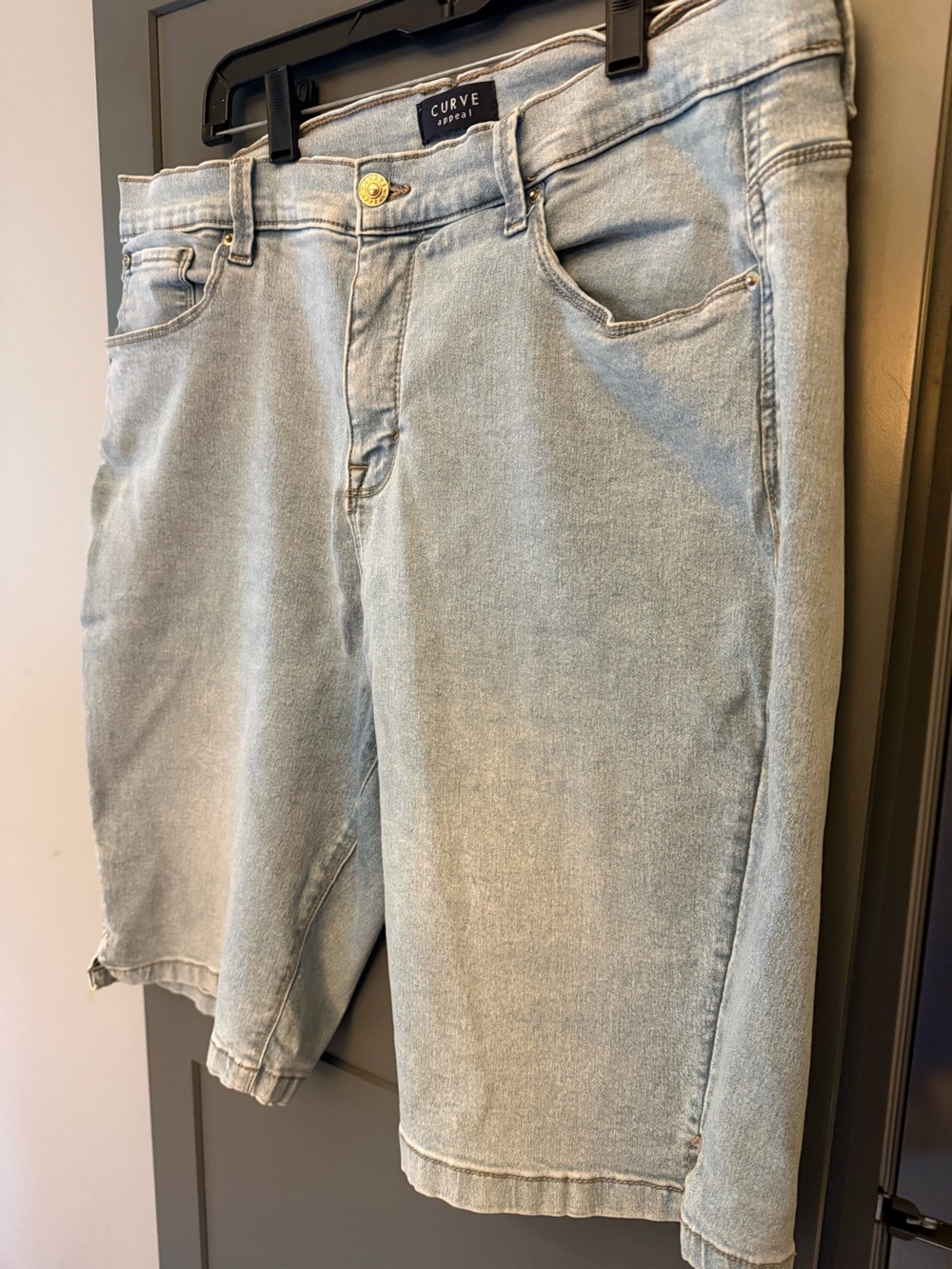 Curve Appeal Light Wash Boyfriend Jeans - Relaxed Fit